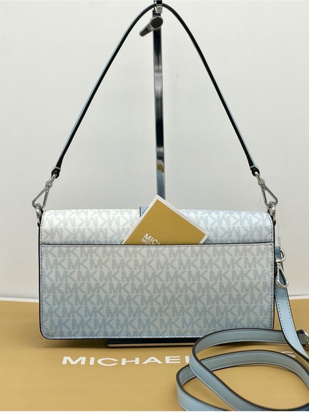 MICHAEL KORS Greenwich
Medium Signature Logo Ombré Shoulder
Bag Crossbody - Picture 4 of 12